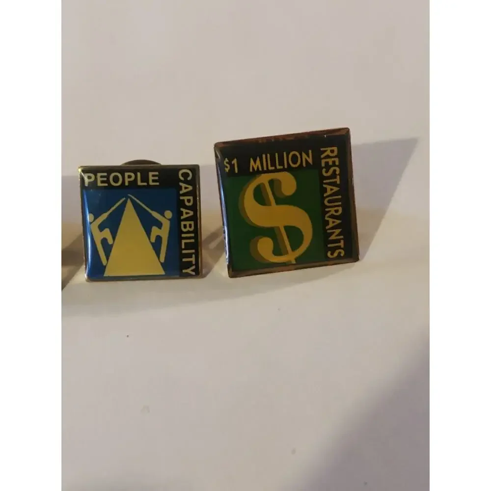 N/A restaurant lapel